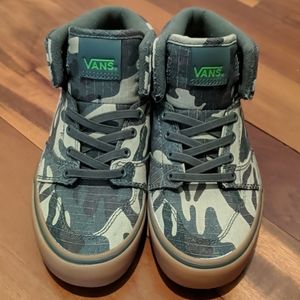 Kids Vans Camo High Top Shoes Size 2 NEW